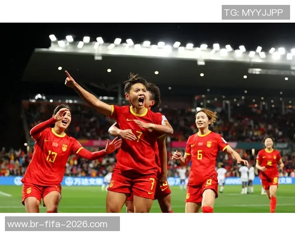 手贱足球：当热爱与冲动交织的瞬间成为意外的精彩瞬间